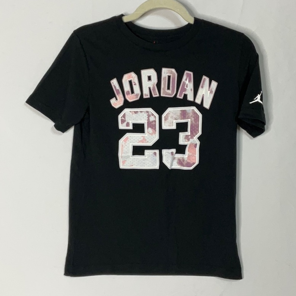 Air Jordan Black and Pink Short Sleeve Tee Size L